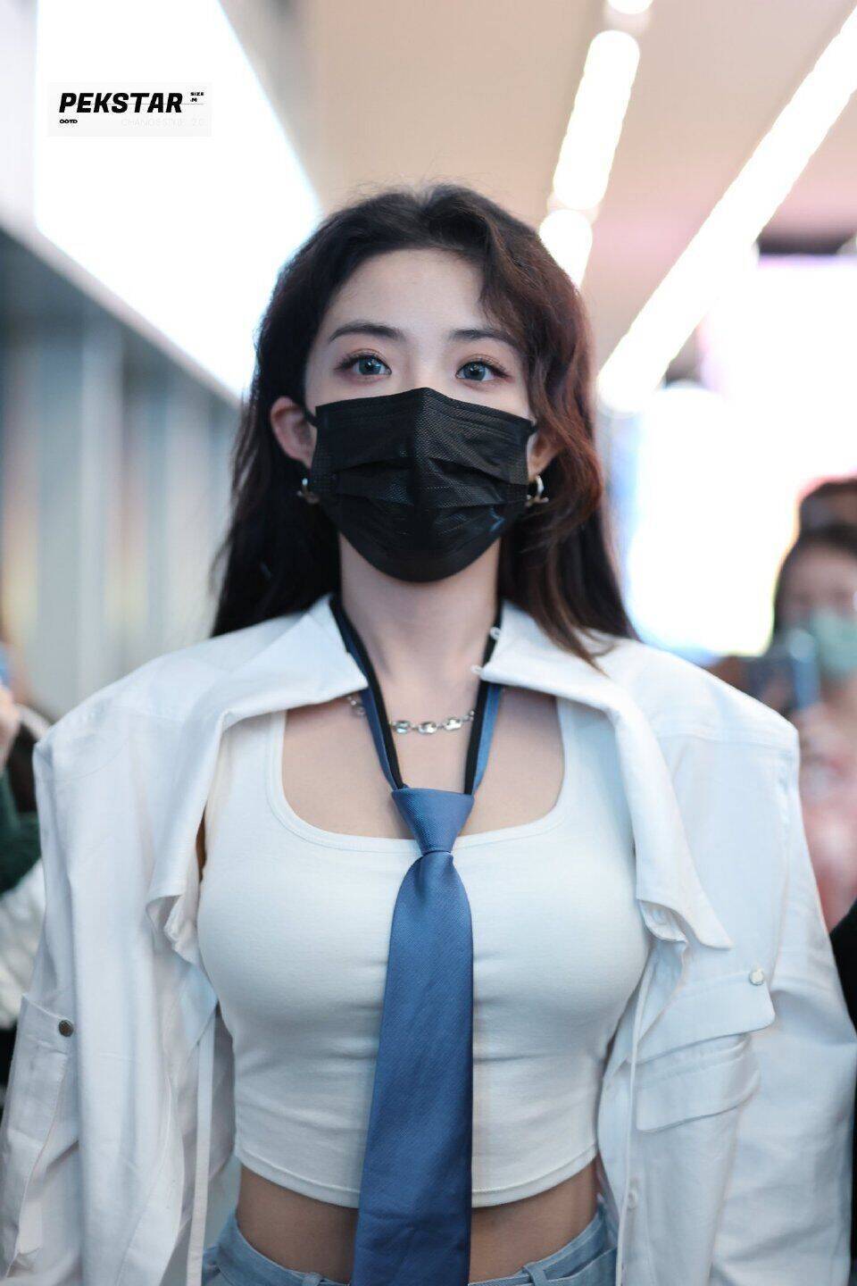喻言[心][心]她的👀好大呀 ​​​