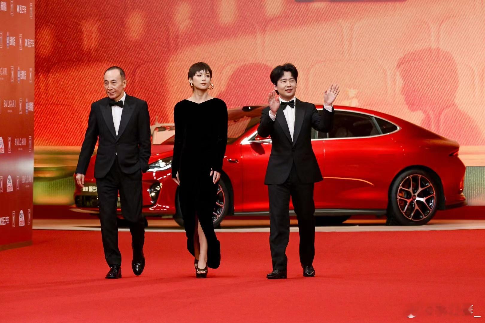 曹保平上影节金爵奖最佳导演 谁懂啊！曹保平导演带着他的《脱缰者也》杀回上影节，又