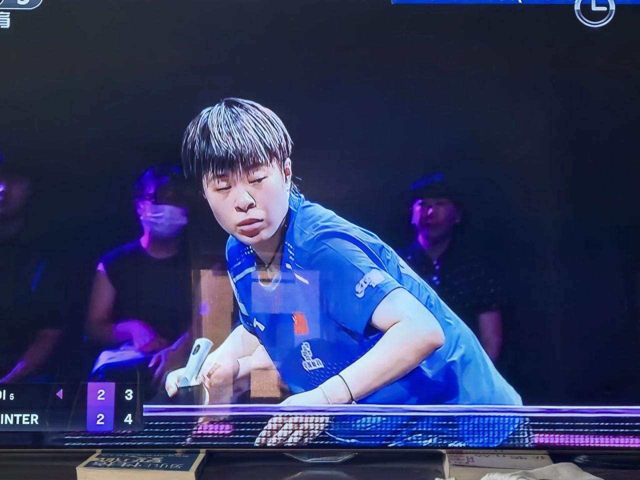 惊心动魄，惊心动魄呀！
    今天这场世乒联冠军赛中德之战完全出乎人们的意料！