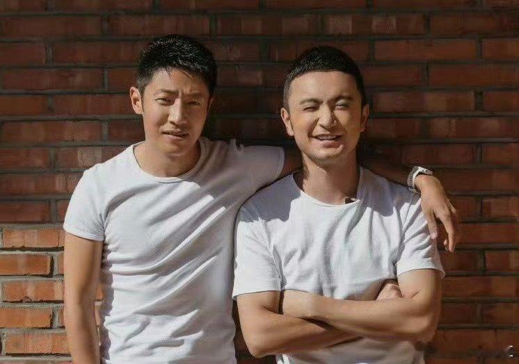 撒贝宁尼格买提 央视严选无论是专业的业务能力还是超高情商都是央视严选出来的央视b