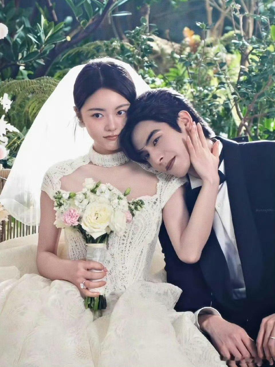 内🐟现偶婚纱照，你pick哪个？ 