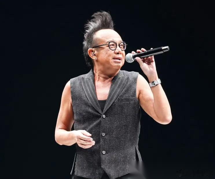 6月14日，娱乐圈里突出噩耗，61岁的歌手黄大炜，也就是《你把我灌醉》的原唱，在