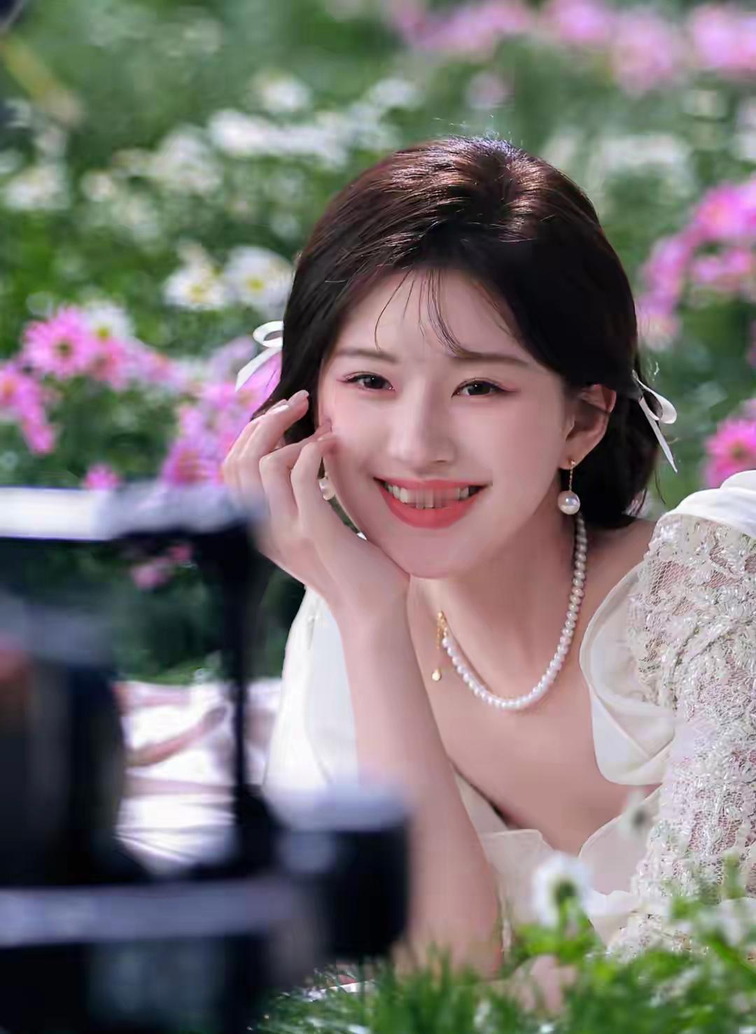 1.黄磊很不喜欢外界把大女儿跟疯爽对比，觉得是辱没了自家孩子，不过业内是觉得大女
