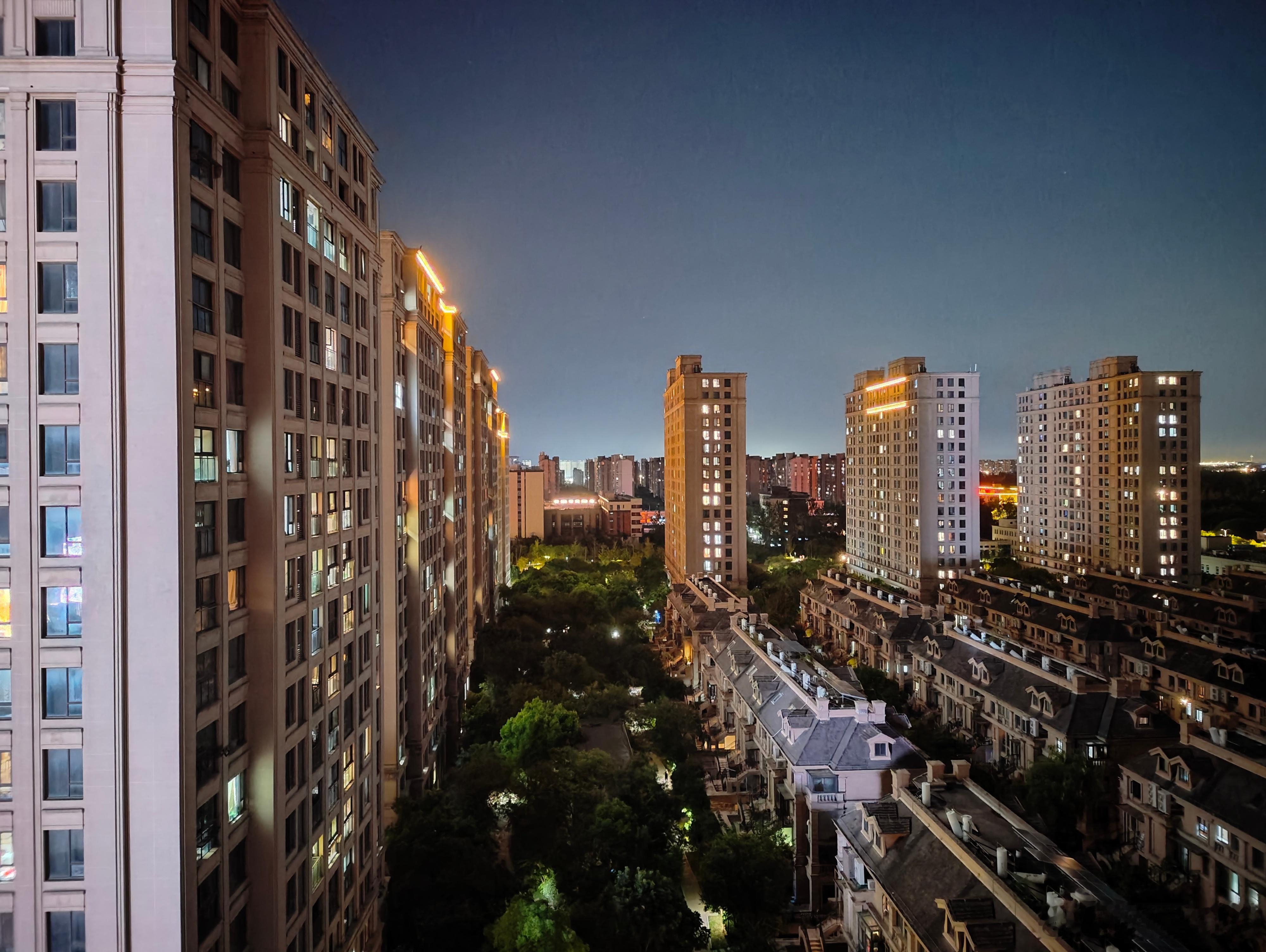 跟聊以后的创业方向，一不小心聊到法律风险边缘，及时打住。等我消化一下，都特别有意