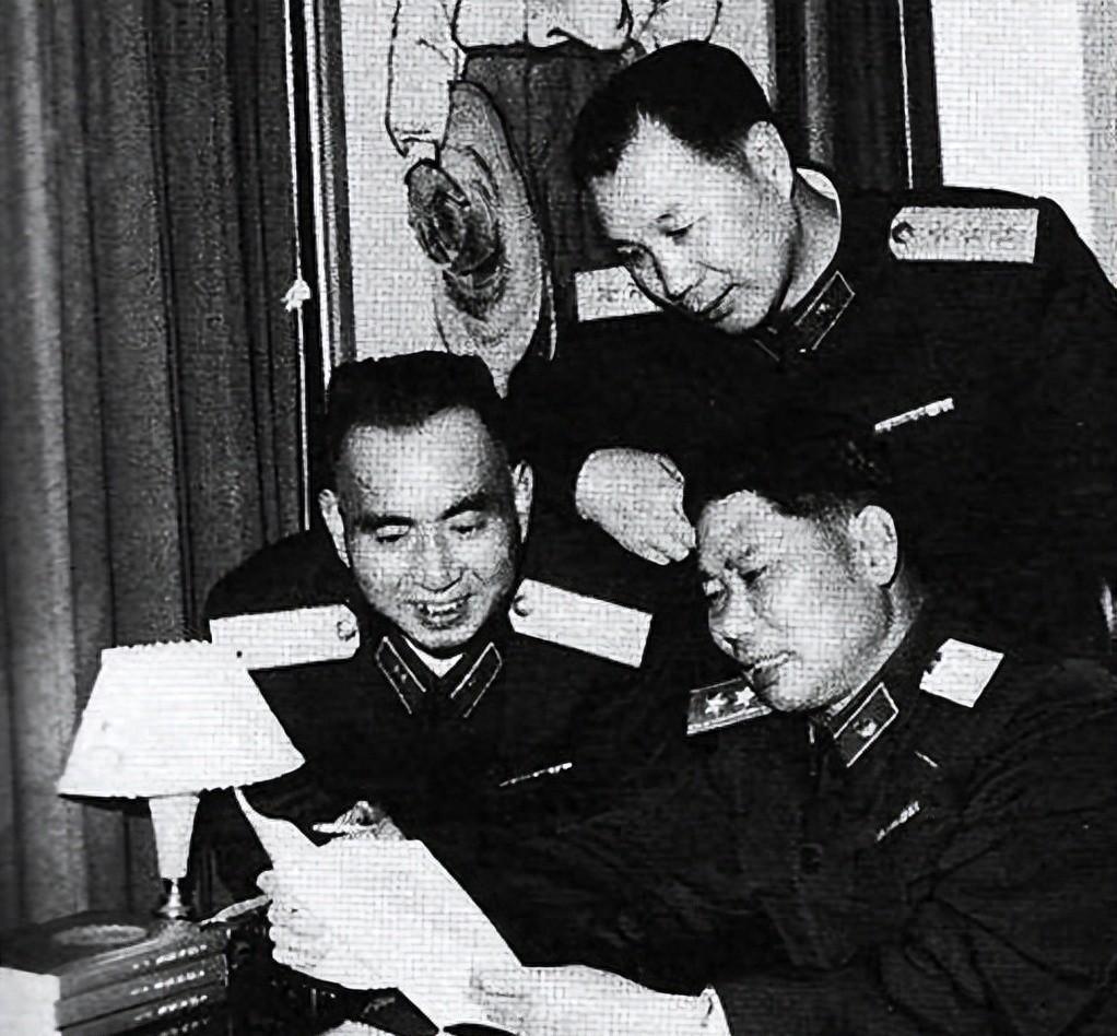 四位杨姓上将谁的职位最高？毛主席曾评价其中一位为红军的大管家！
1933年初冬，
