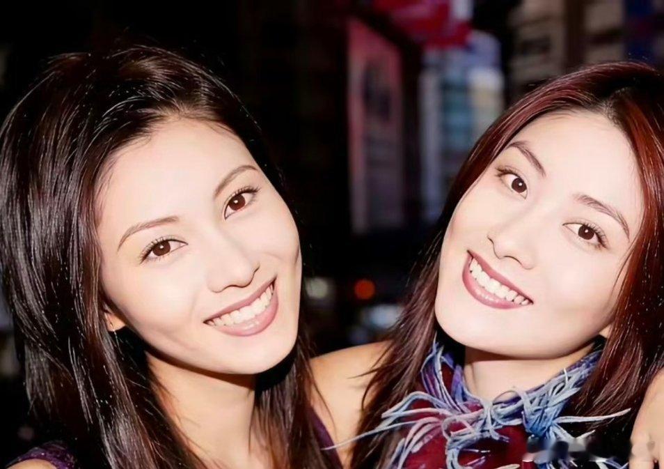 陈慧琳李嘉欣年轻时同框，我怎么感觉陈慧琳更好看，她的美貌被低估了 