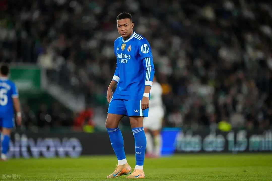 皇马2-2爆冷绝平！贝林传射救主，姆巴佩屡失良机+助攻，榜首优势仅剩1分 家人们