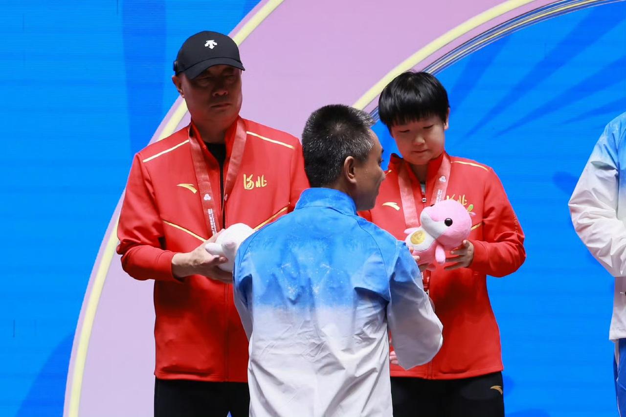 莎莎需要留个心眼，别硬扛实力了
      孙颖莎挺可惜的，第五局好不容易连扳多