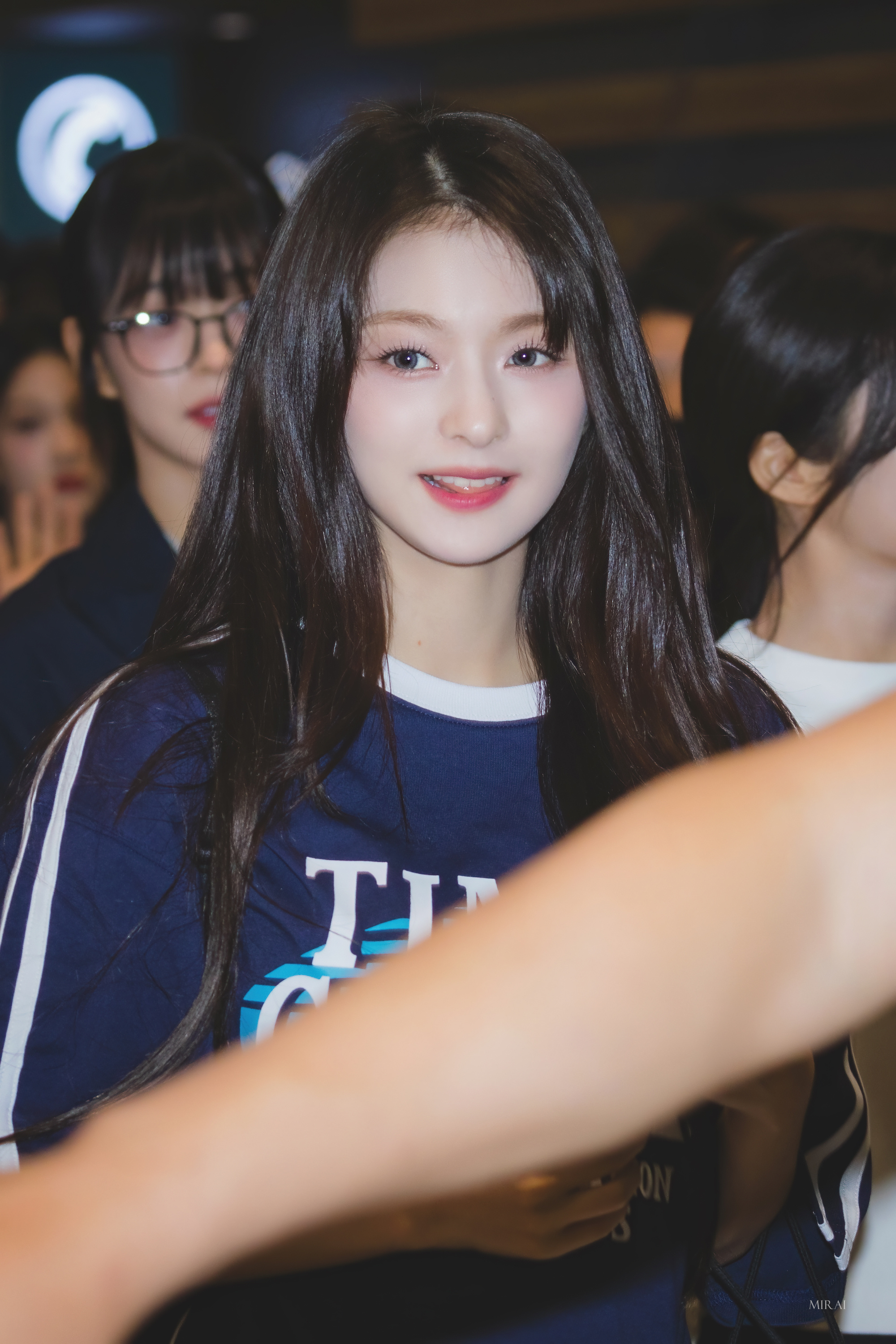 #李娜炅[超话]#🐣#蜜桃笑颜李娜炅# [图片]240511 仁川机场出发 H