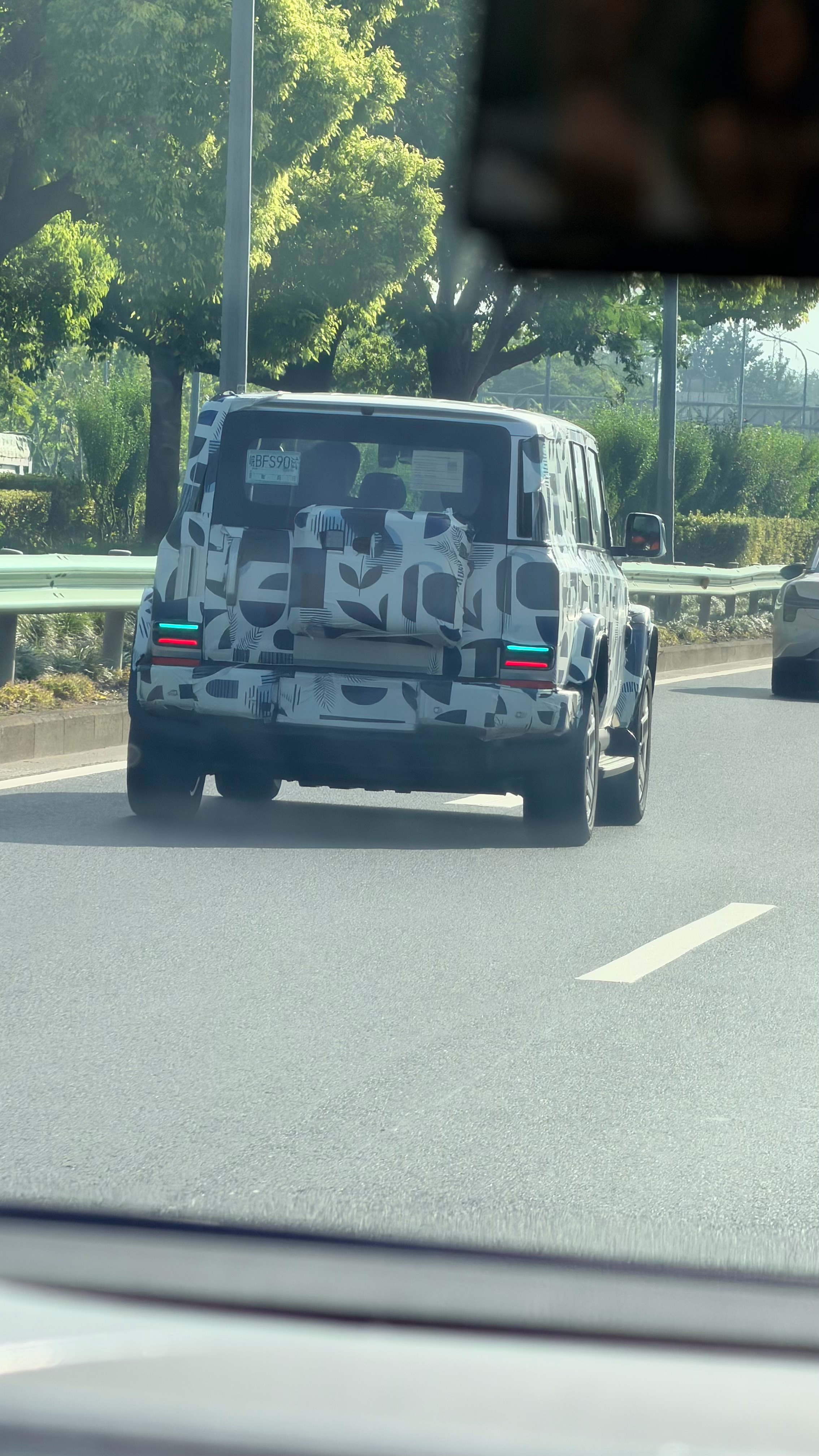小蓝灯方盒子，能看出来啥么？ 