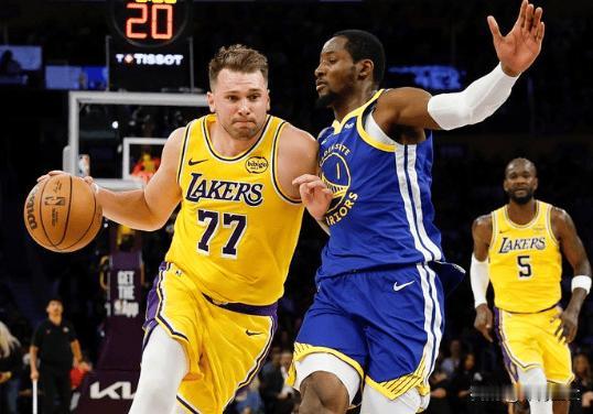 NBA常规赛揭幕战，湖人主场输给了勇士，这结果挺让人糟心。赛后湖人主帅雷迪克指出
