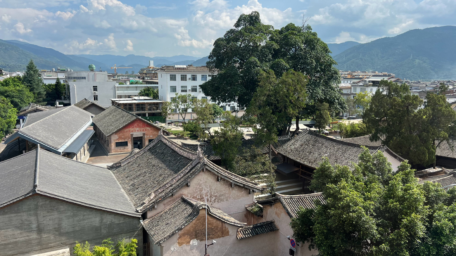 巍山对于大理人来说，完全就是“那么近，那么美，周末到河北”。 ​​​
