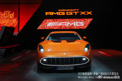 奔驰携三款重磅车型亮相，2025广州车展，梅赛德斯-奔驰于5.1馆展台，以“概念