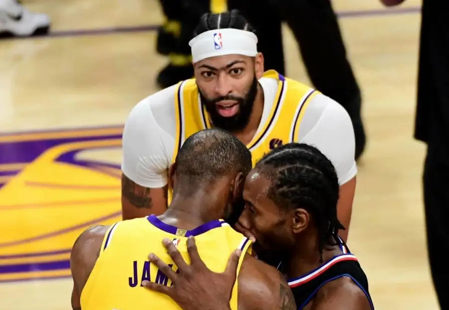 吹一波伦纳德！伦纳德出战的比赛快船23胜3负，高居联盟第一！也是历史第一！本赛季