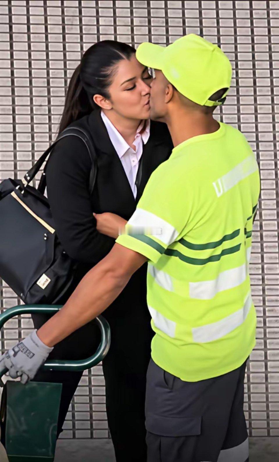 欧美确实可能清洁工大哥收入说不定还高于平均水平 ​​​