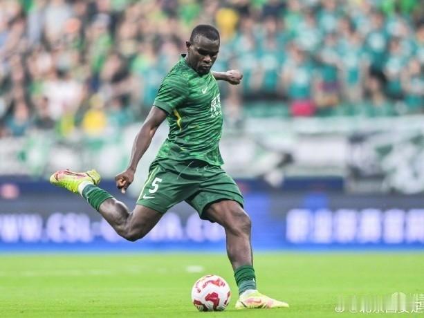 感谢恩加德乌3个赛季的付出和努力…恩加德乌可以说是开放主客场赛制后这三年国安真正