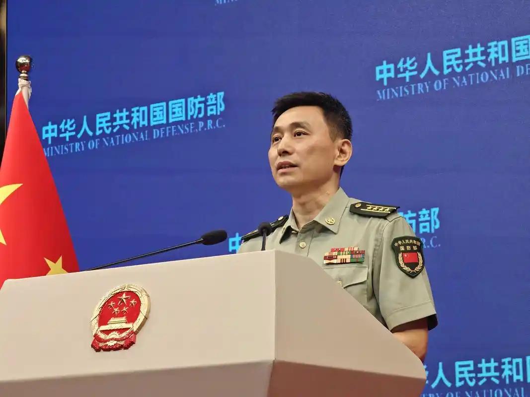 中国国防部向全球发出了通知，直接亮明态度：中国人民解放军已经做好了所有准备，随时