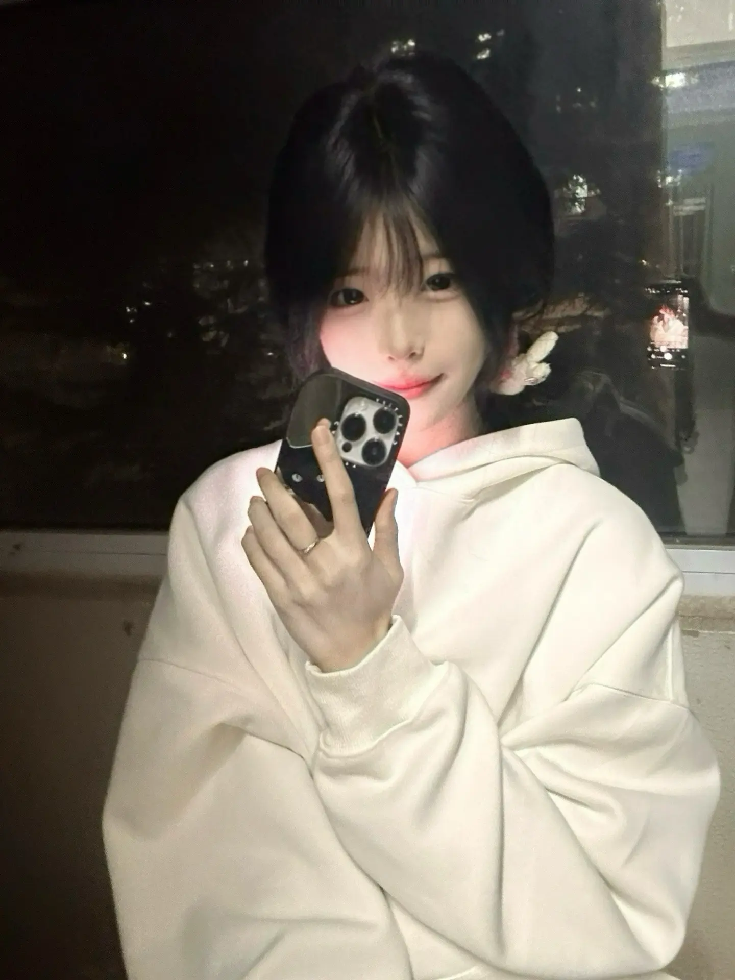 我遇到过很多人 但他们好像都像玻璃上的水珠一样转瞬即逝 但我不想你和他...