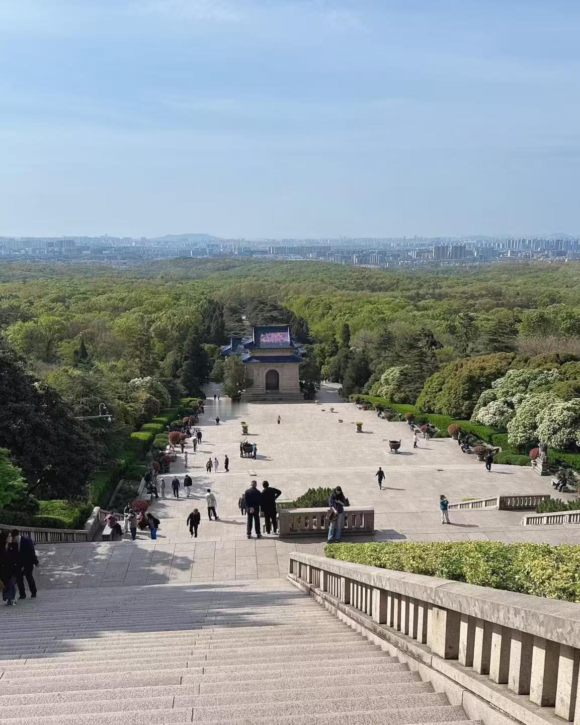 看到有人说：哭是忽悠我们的基本功。
好吧，的确忽悠到了，至少忽悠到我了！
我们有