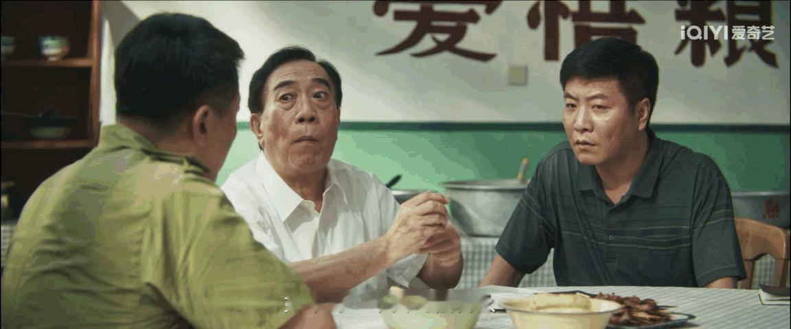 什么是邮票实验原来早期用邮票测性功能呀，利用邮票之间的连接，如果均匀撕裂开代表性