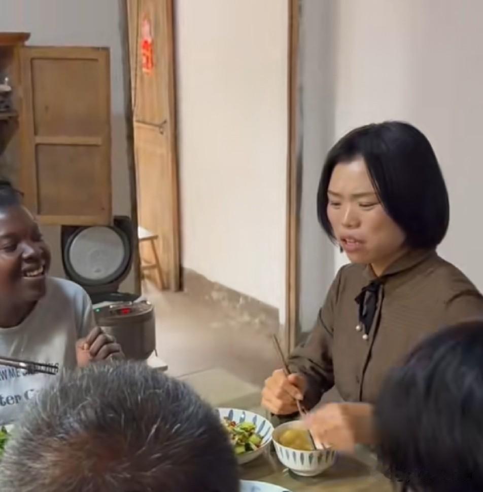 人一旦红了就会变得特别有气质，熊珊的改变真的挺大的，越来越漂亮