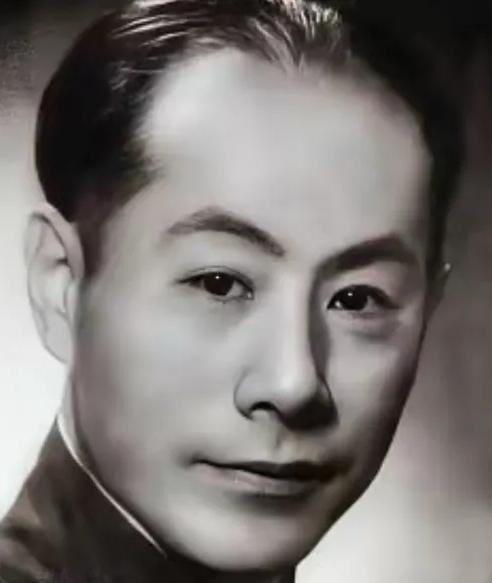 1984年，贺子珍同志病逝，在为她送行的人群中，有一位男子失声痛哭，反复哭喊着四