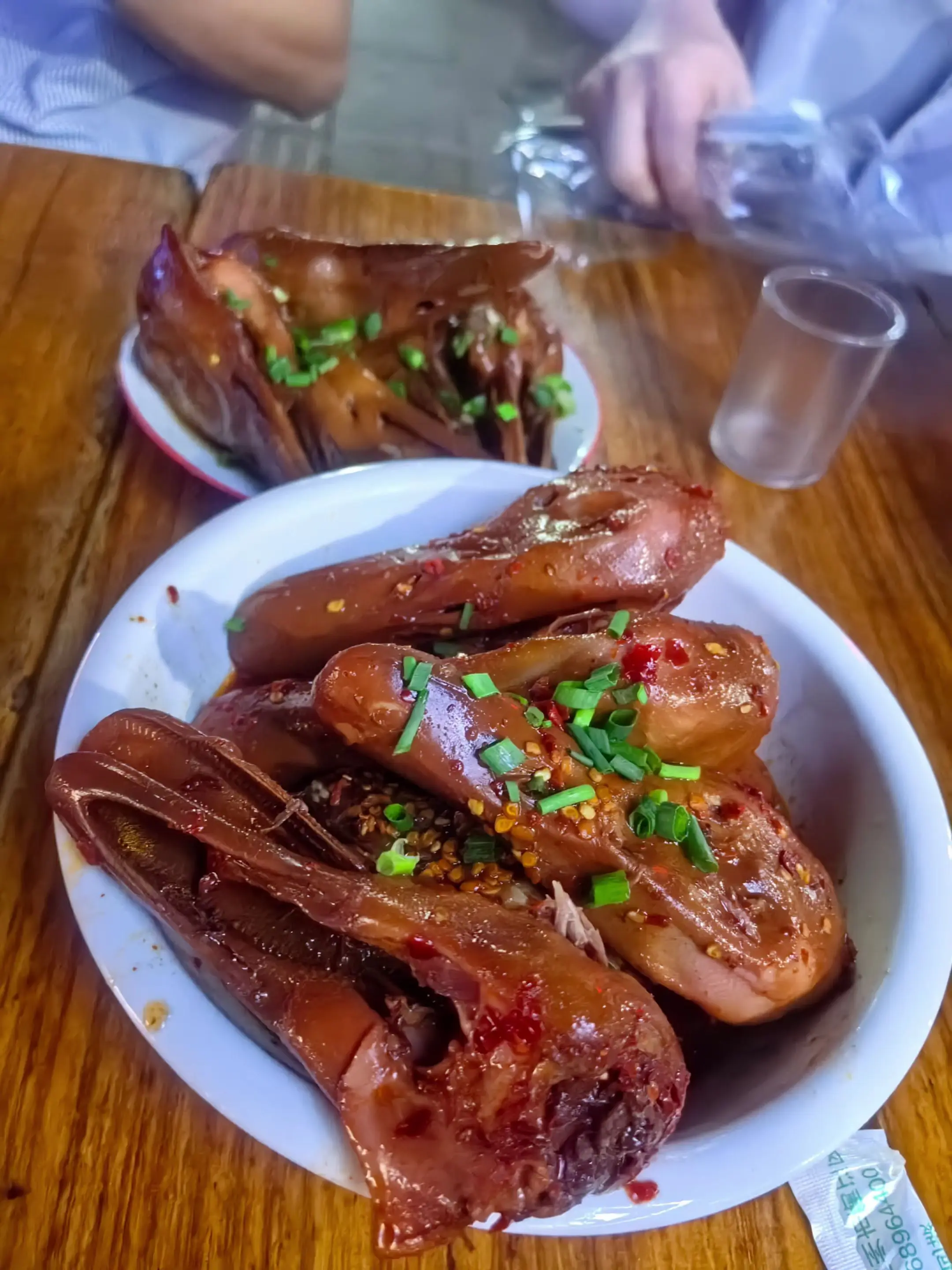 回来吃一顿鸭头。