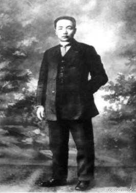 井勿幕（1888.2.12—1918.11.21），原名井泉，字文渊，笔名侠魔，
