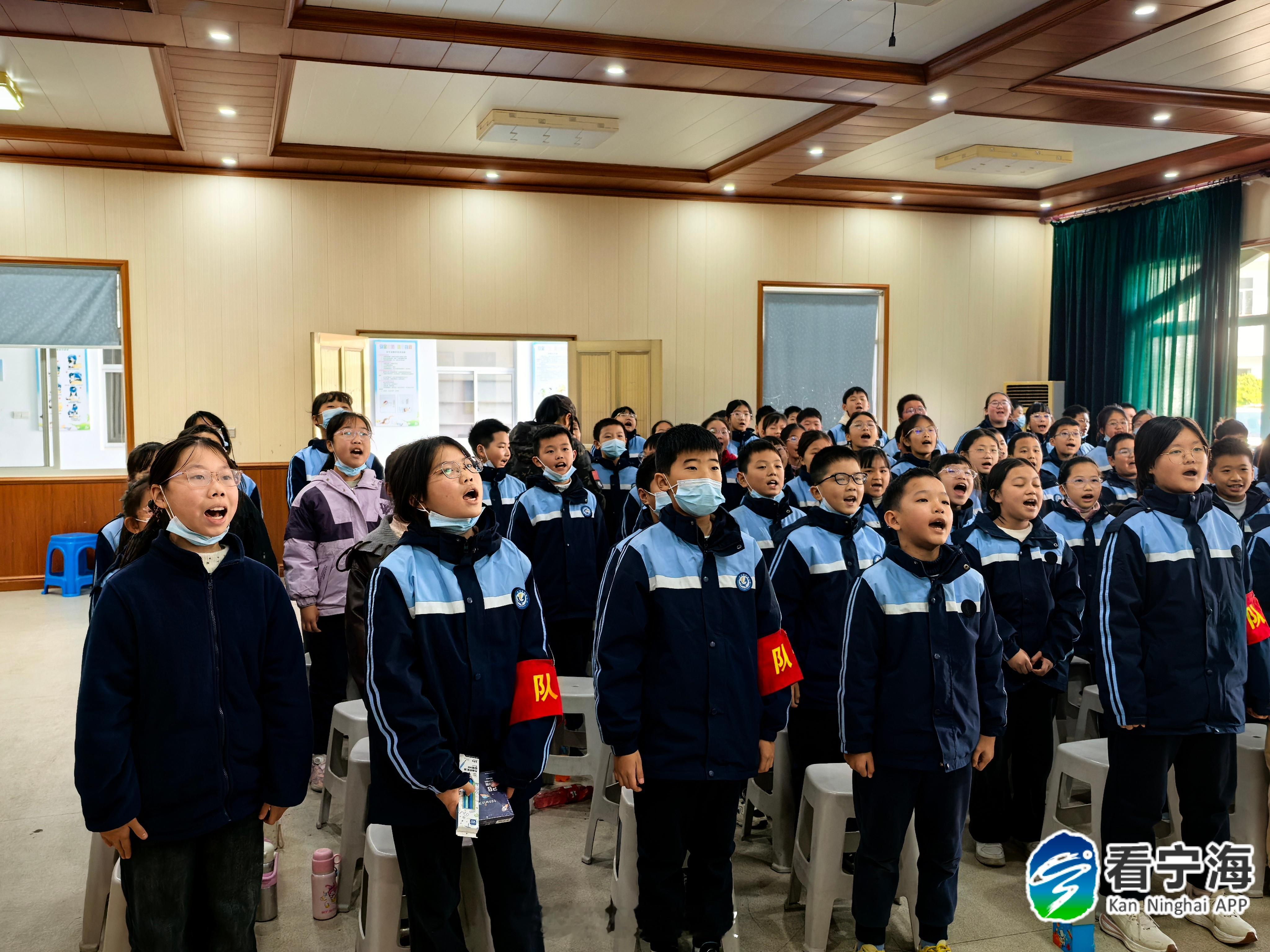 宁波宁海各族少年同心共筑民族情谊 12月17日，宁波宁海，长街镇在“欢乐佳田石榴