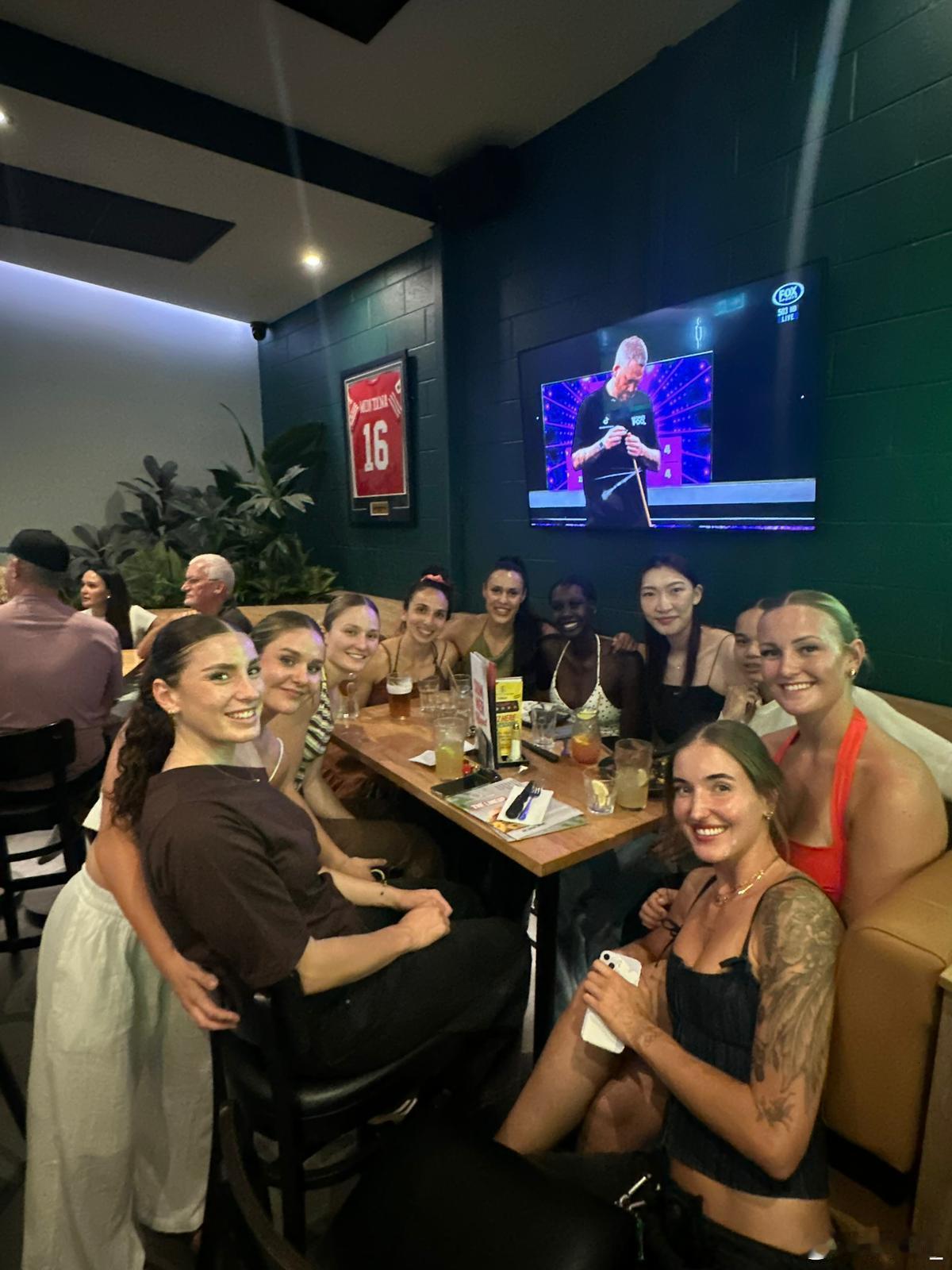 昨天是9号队友Kiara的生日聚会 让我们祝她生日快乐