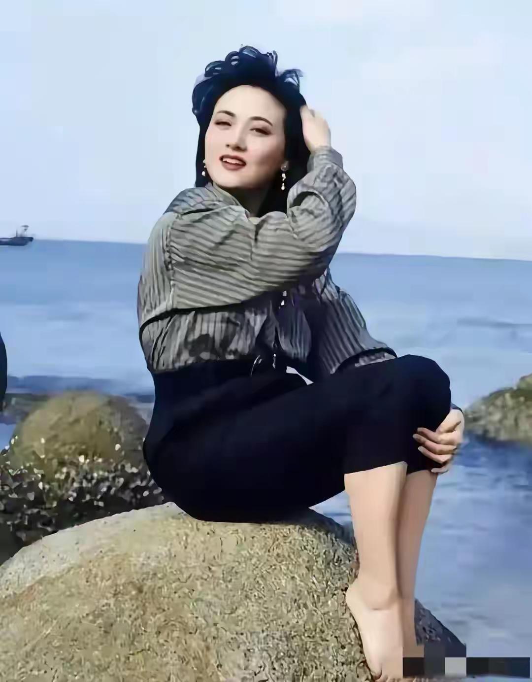 知名演员邓婕，87版《红楼梦》里“王熙凤”的扮演者，一个把“凤辣子”演活的女人！