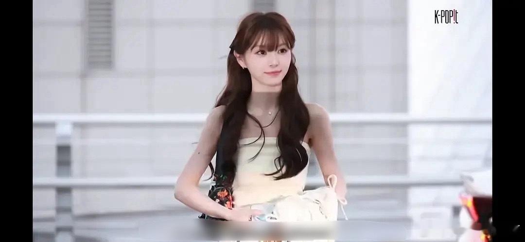 为什么田曦薇现在这么像赵露思？ 