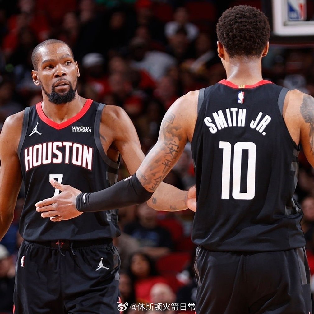 今天是3月25日，星期三，早安。生活本就是一边拥有，一边失去，得到的是惊喜，失去