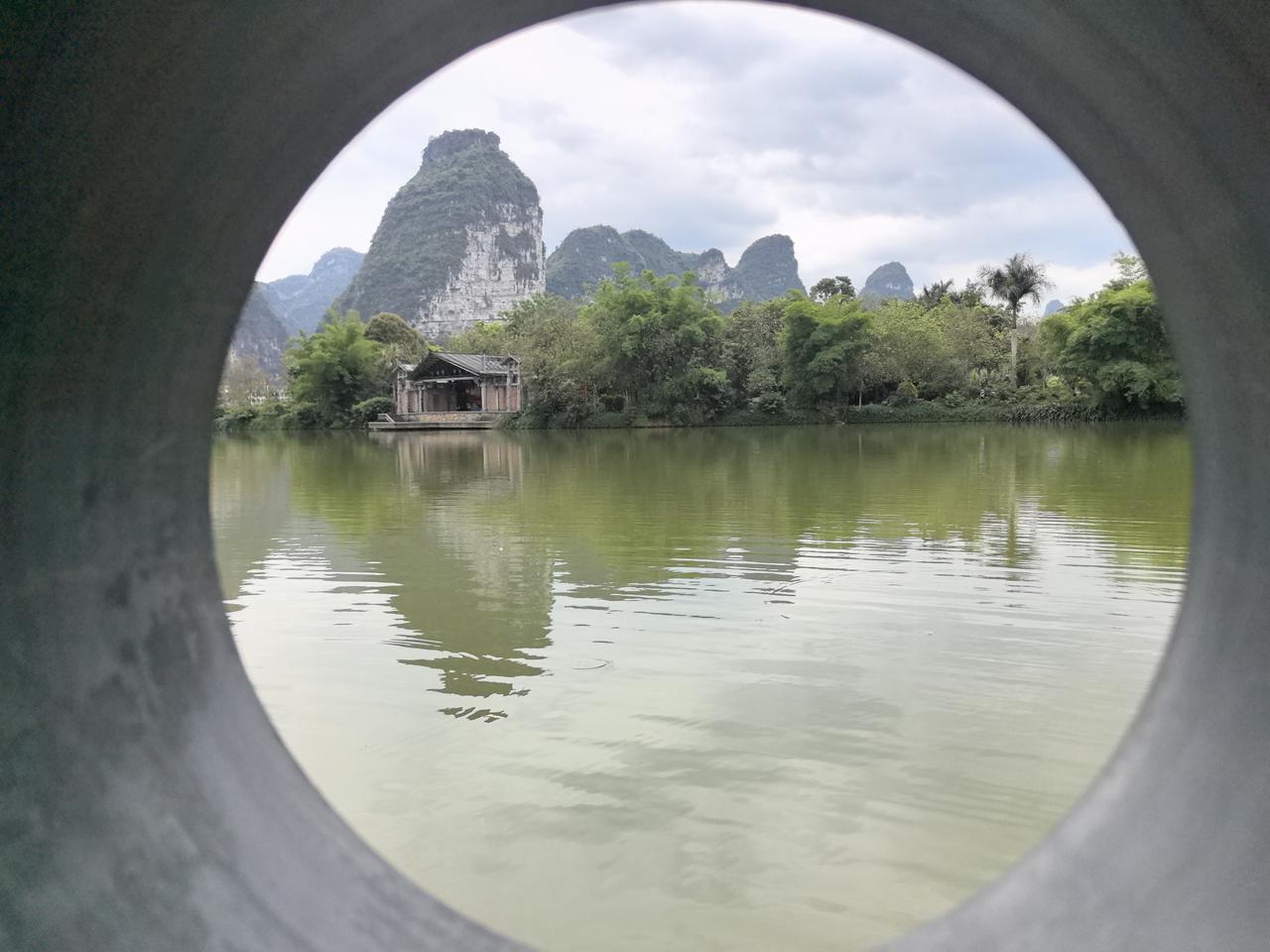 出来玩，哪能不晒图呢？猜猜看我在哪里游玩呢！不在下流村哦
