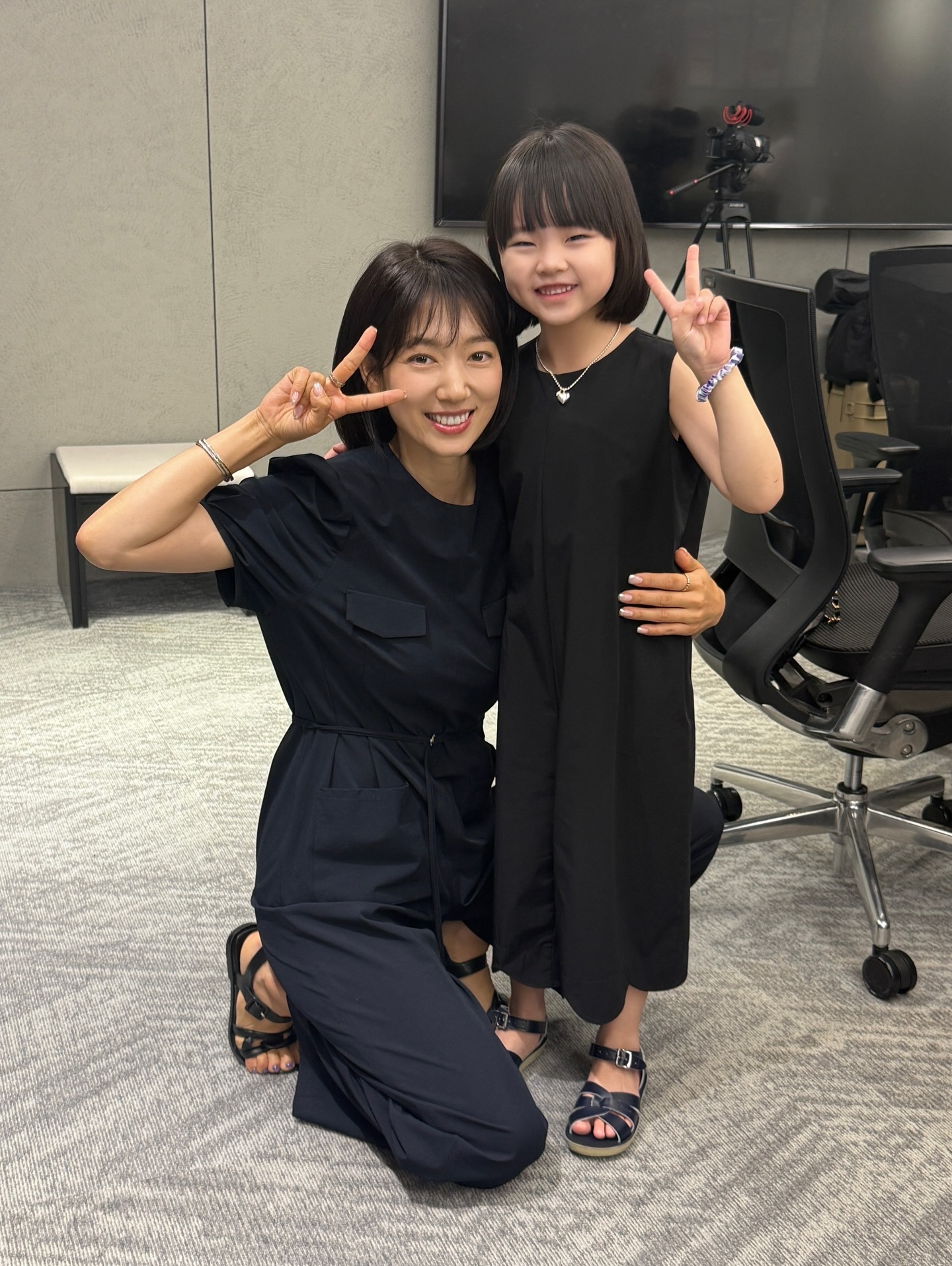 朴信惠 ✨undercovermisshong 洪小姐儿童演员ins更新剧本围读