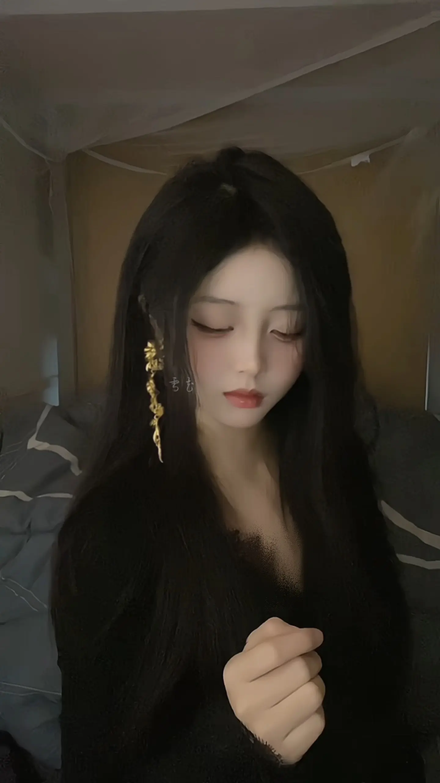 倘若你真的心疼我 我又何苦是这副模样