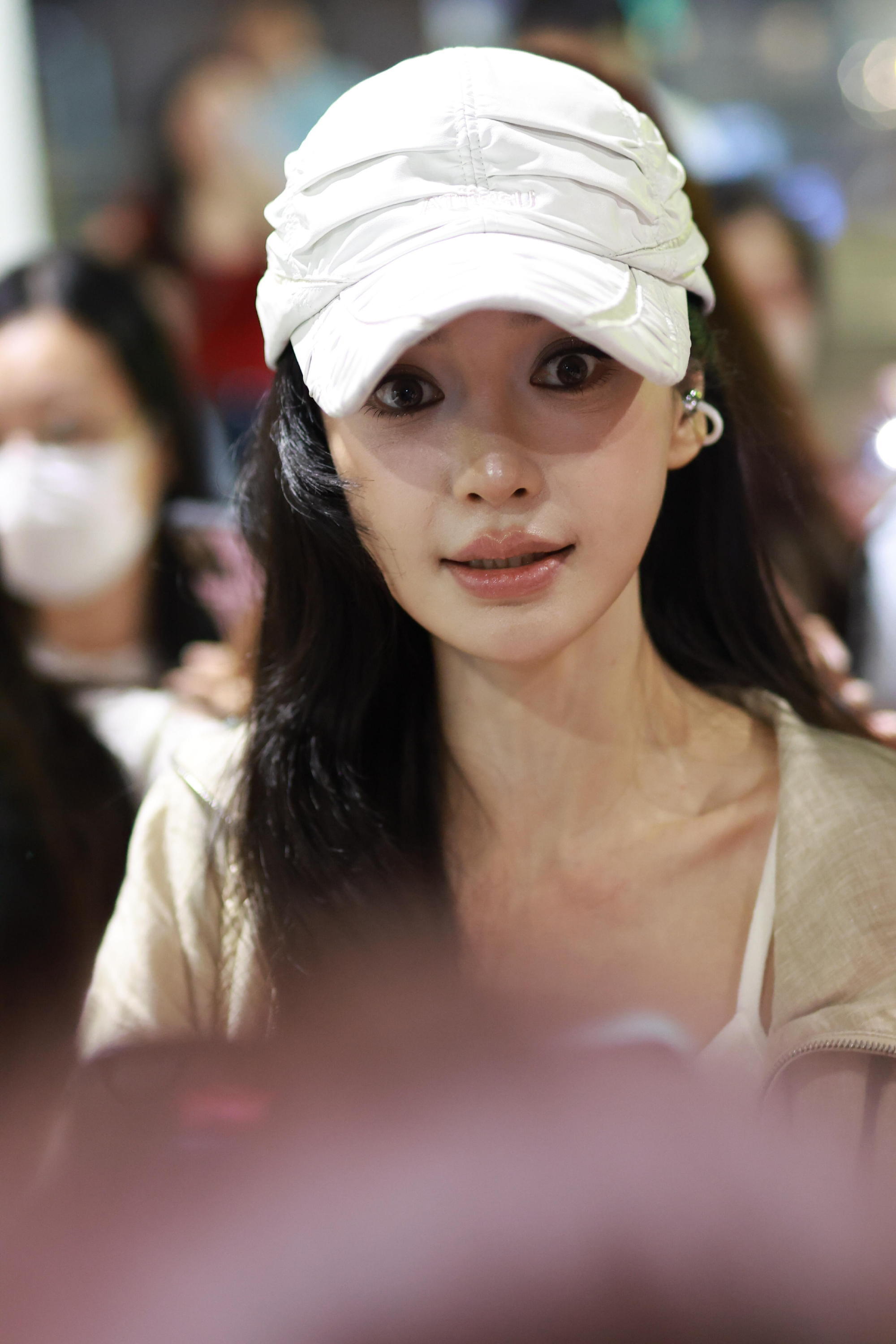 angelababy angelababy "春生草木夏为蔓枝爱意春生四季不止"