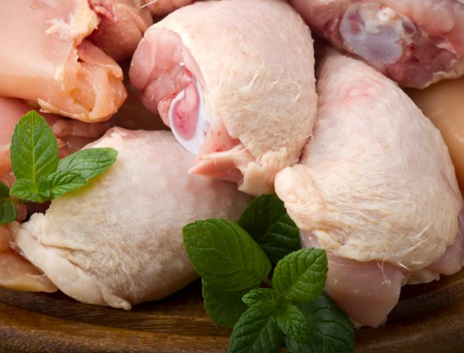 鸡肉再次引发关注！医生提醒：肾病患者吃鸡肉时，一定要注意4点
 
鸡肉，看似是餐
