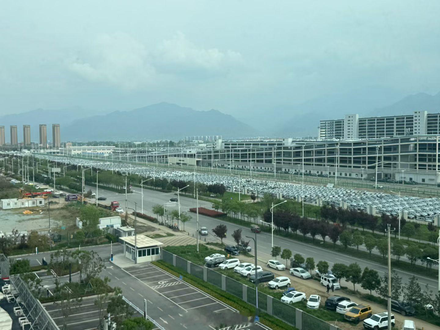 图源：比亚迪西安工厂看起来最近产量有点大呀 