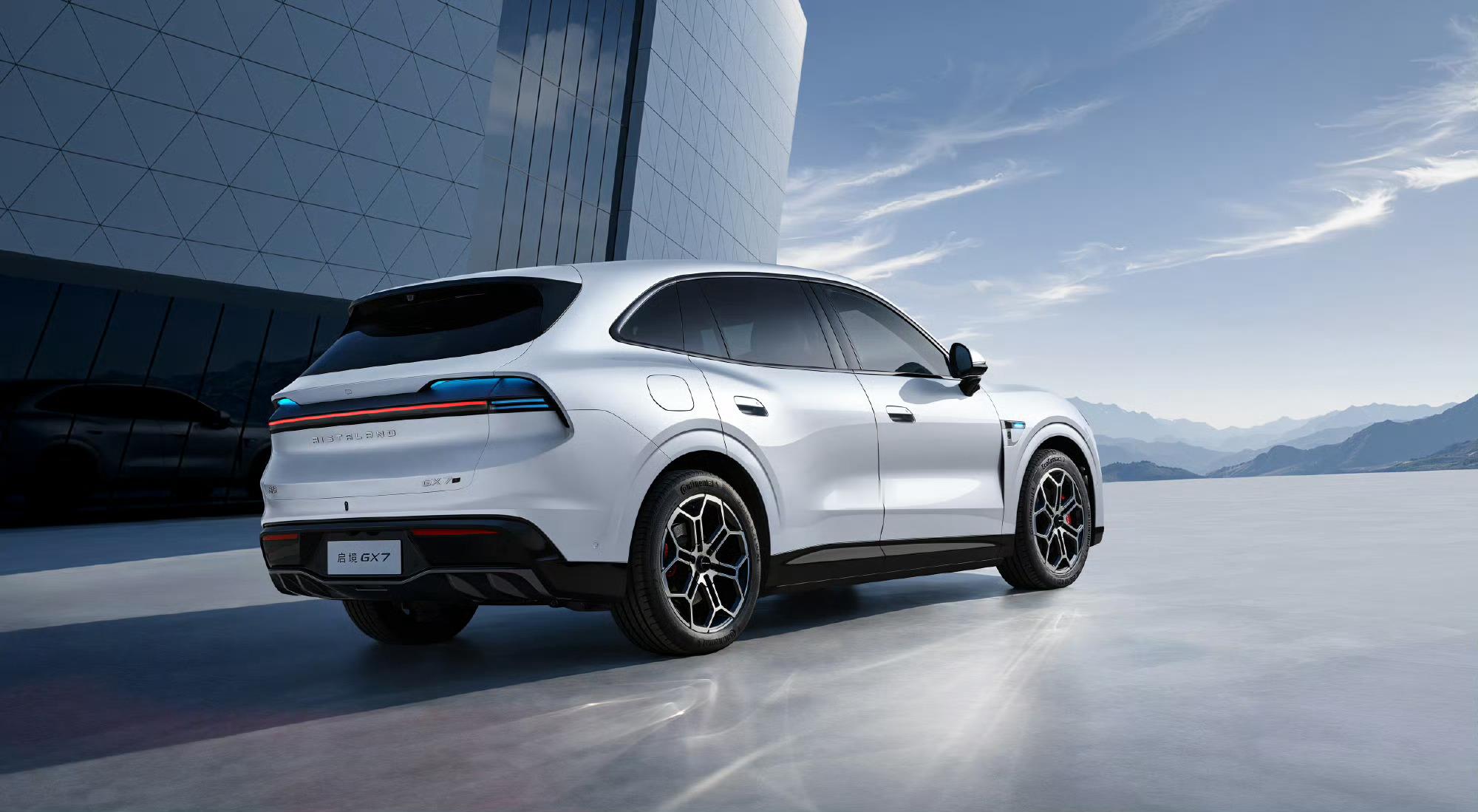 现在家用SUV，大家不再只纠结座位数量，更看重实际场景体验。看完启境GX7静态品