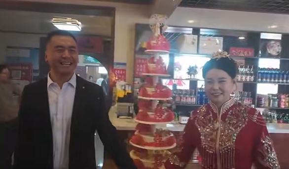 “没有仪式和彩礼”，天津一对新人在自家饭店办极简婚礼，新郎：婚礼共花费2万，幸福