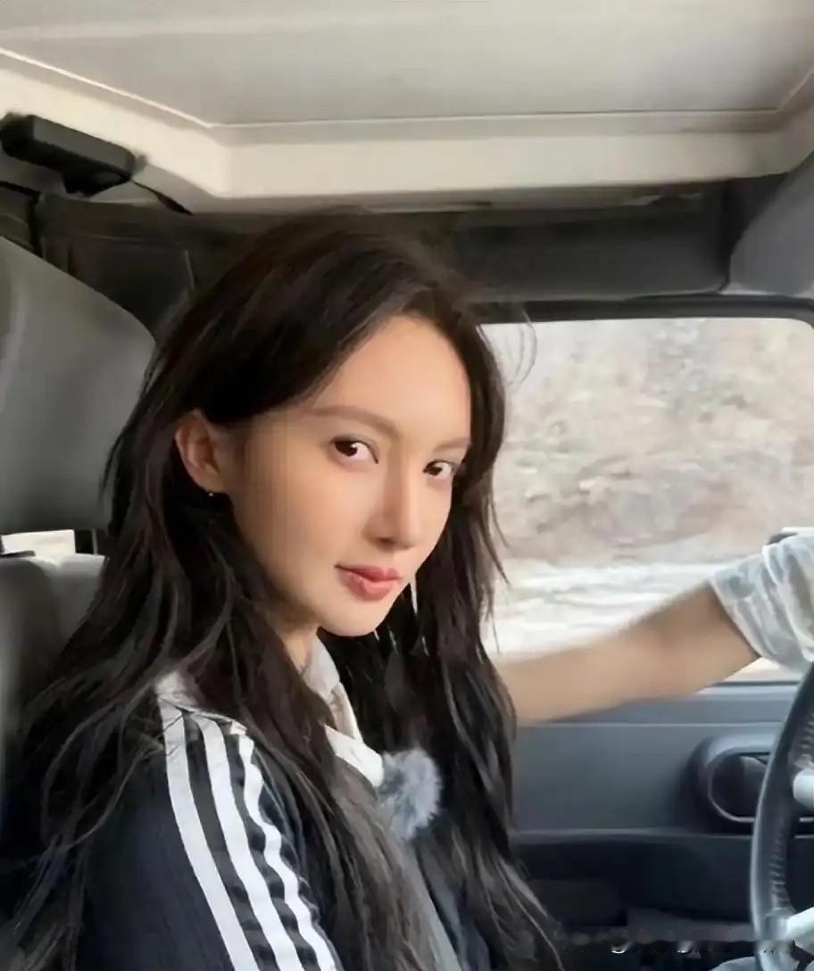 单车事故肇事逃逸，不构成犯罪，但违法呀。

为什么行政处罚，需要与拘留搭配，因为