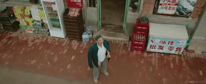 那个黑影到底是什么，引发网络军迷圈打讨论，难道是翼龙复活了吗？我们要打造一支全新