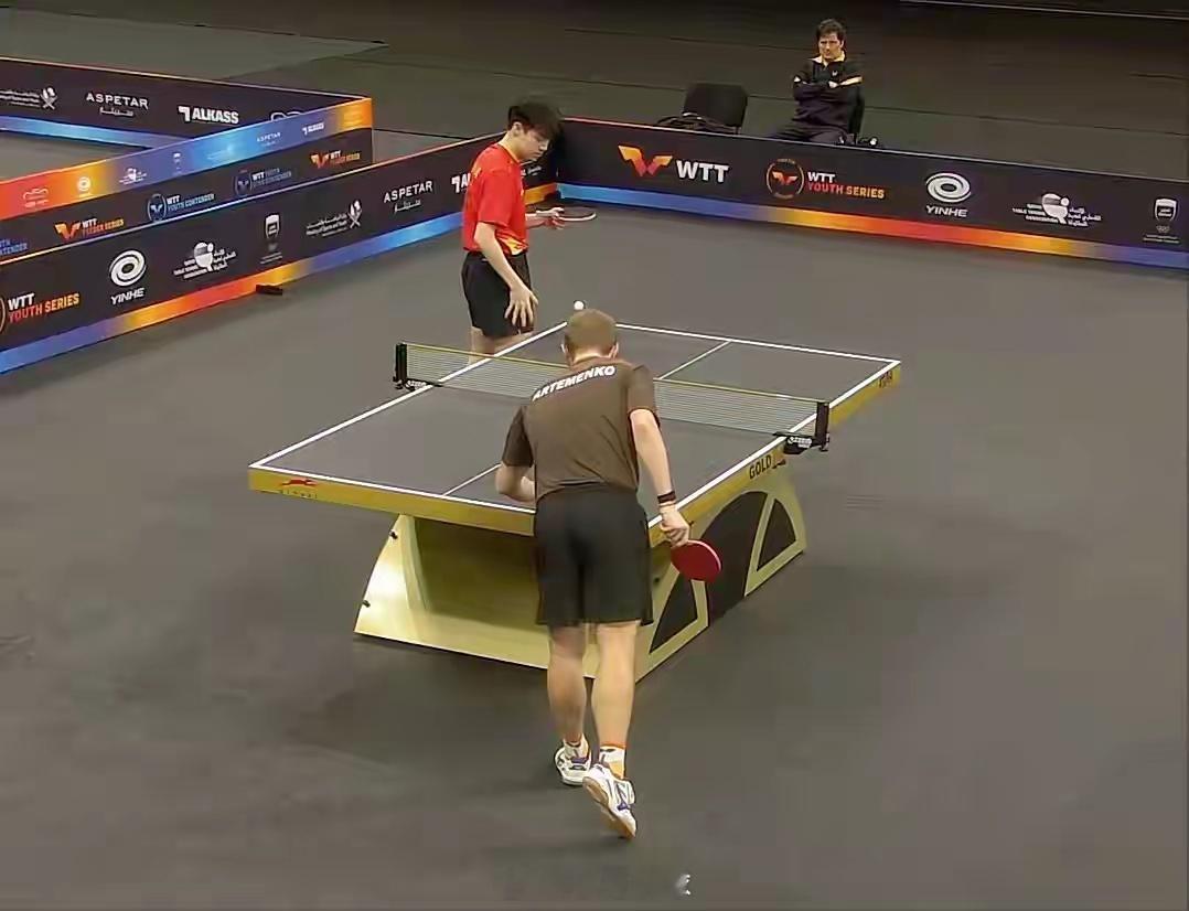 WTT多哈支线赛男单半决赛，国乒独苗黄友政迎战连克温瑞博、徐瑛彬的俄罗斯黑马阿尔