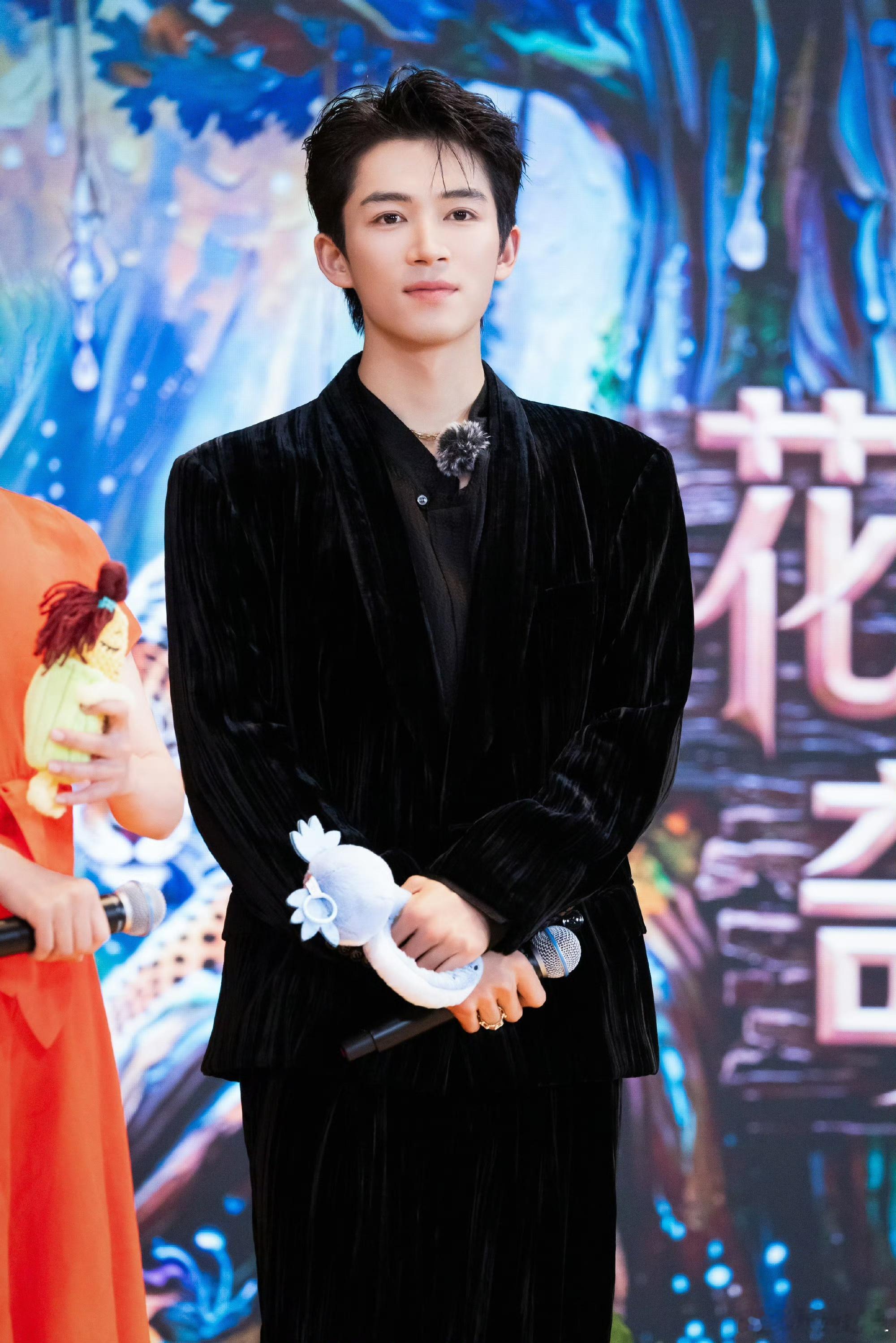 王星越[超话]花儿与少年2026官宣花少2026官宣花儿与少年 周五就有新片子看