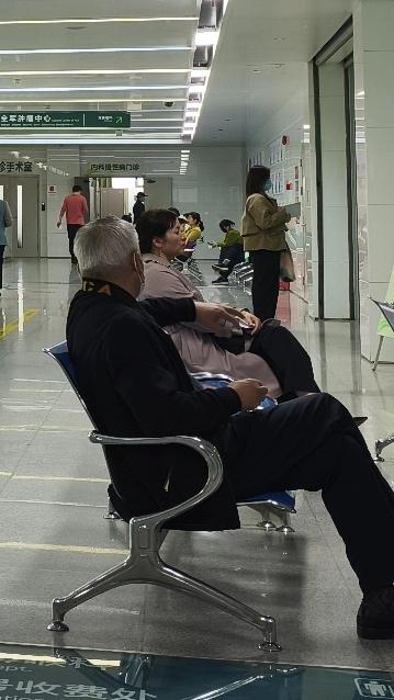 他说美国替代联合国，解决和阻止所有战争，还痛批联合国。但事实是，他所谓“结束”战