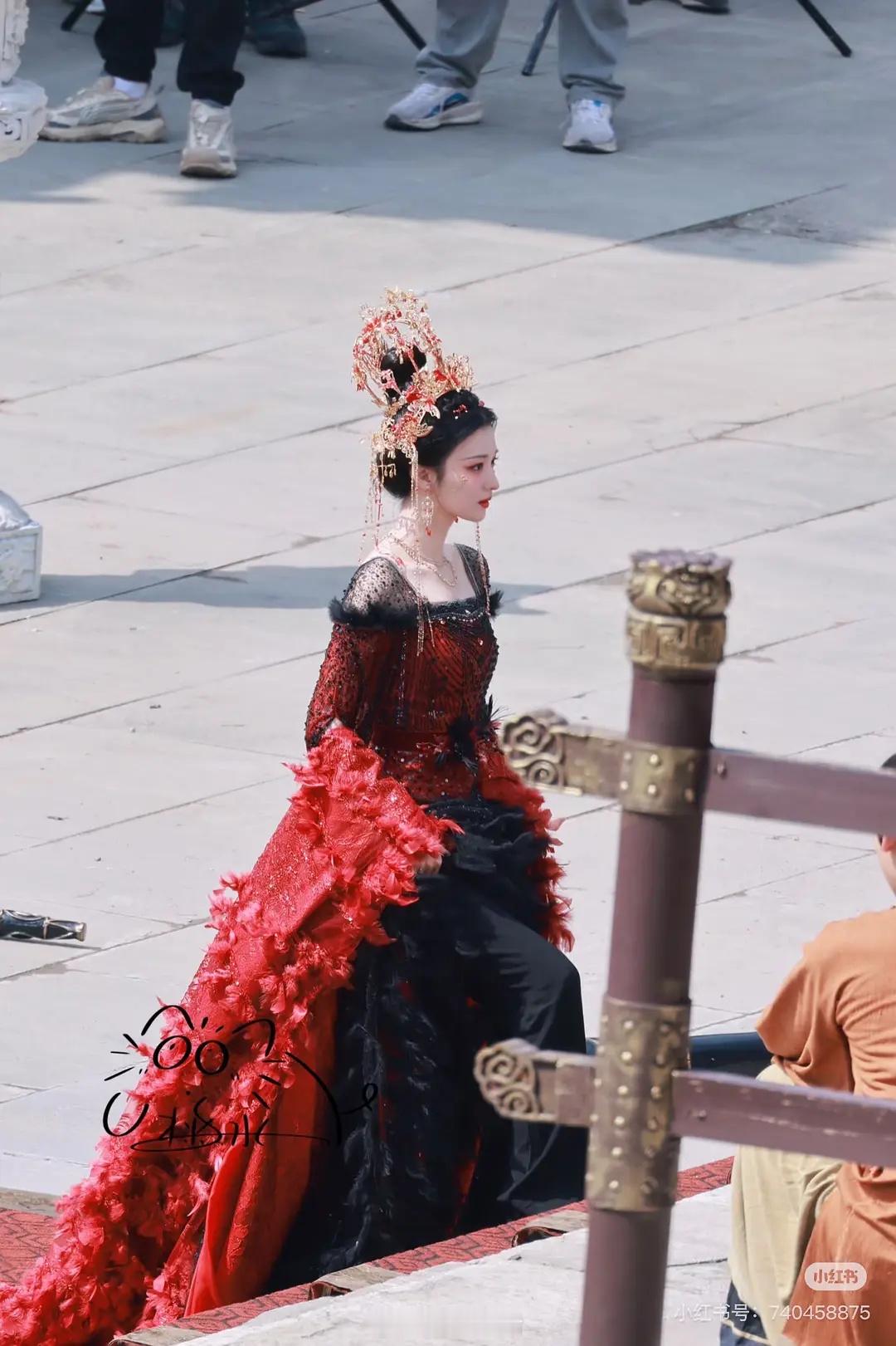 王楚然你好美，美艳妖妃范儿太足啦。[送花花] ​​​