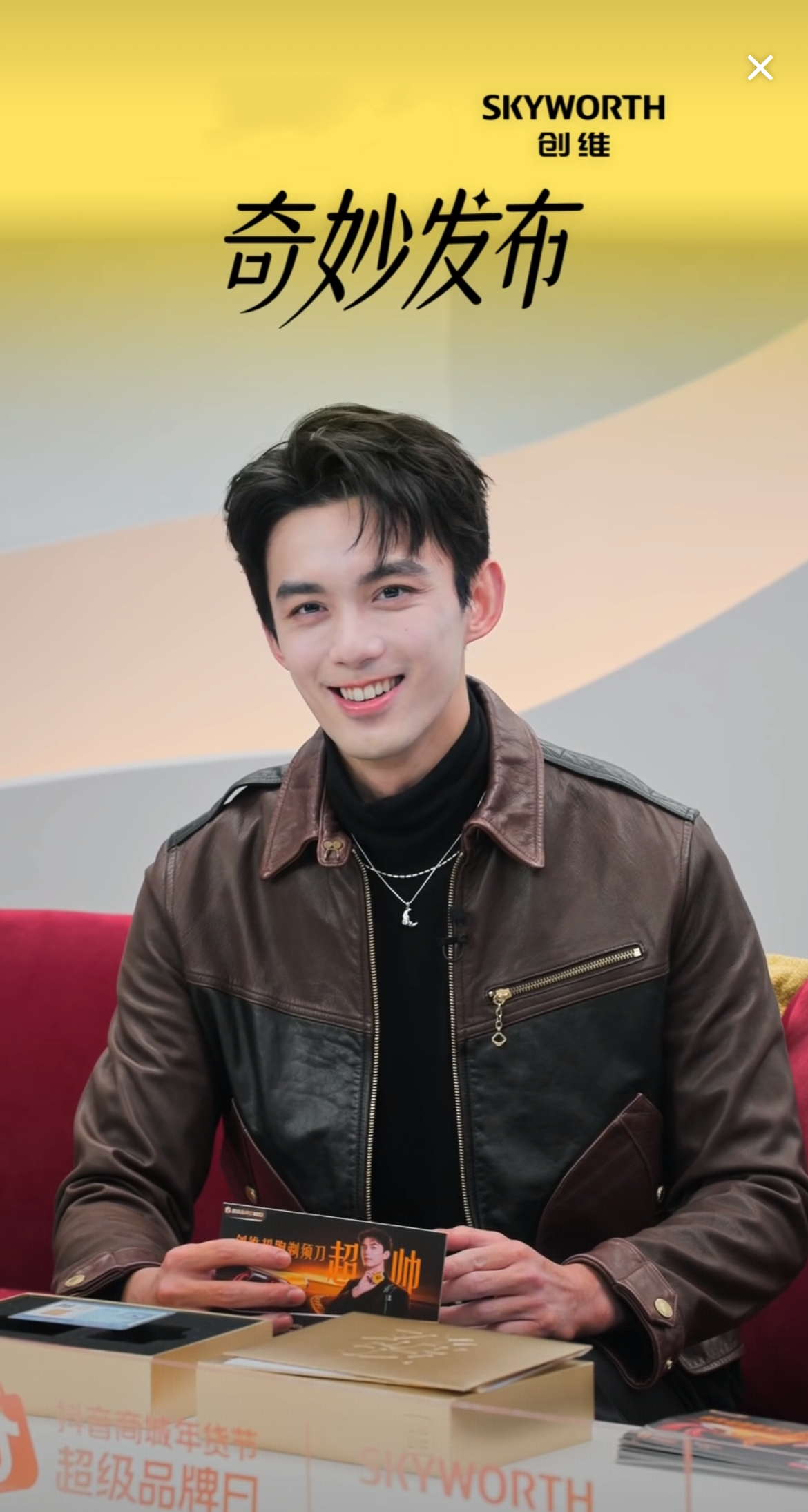 吴磊的时尚感在内娱年轻小生里，真的是门面担当的级别。而且是新一代的商务男顶流，商