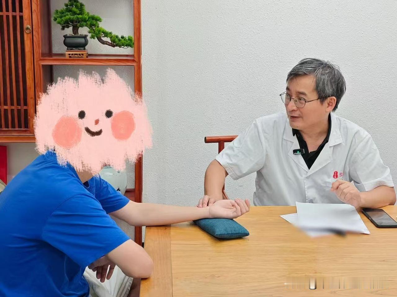 胆结石是长期胆汁代谢失衡导致肝胆疏泄失常引起的
 
为什么这么说呢？正经些的解释