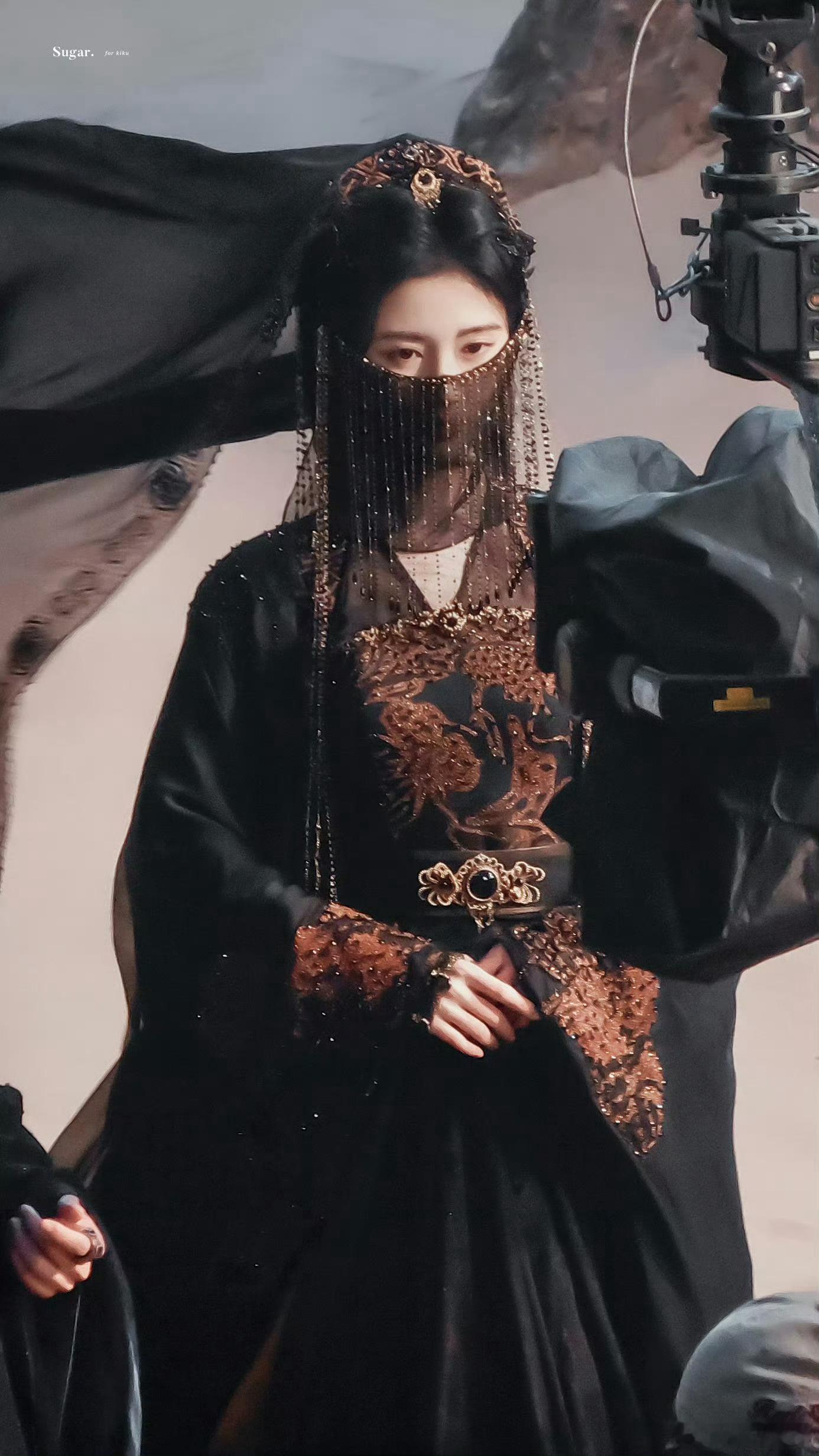 好的演员遇到好的导演，期待碰撞出不一样的火花吧！期待月鳞绮纪期待露芜衣[打cal